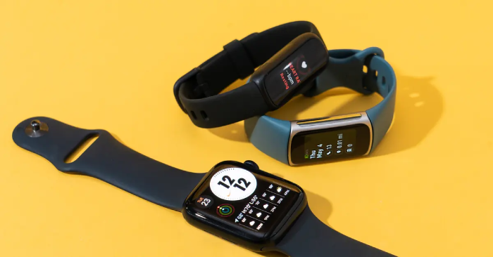 Smartwatches and Fitness Trackers For Your Dad Xmas Gift Ideas