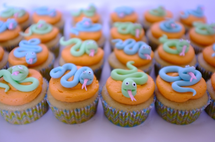 Snake Cupcakes as Baking Ideas for Halloween