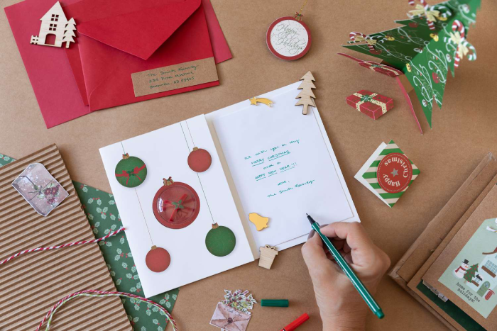 The Most Meaningful Christmas Card Messages Short That'll Melt Anybody's Heart