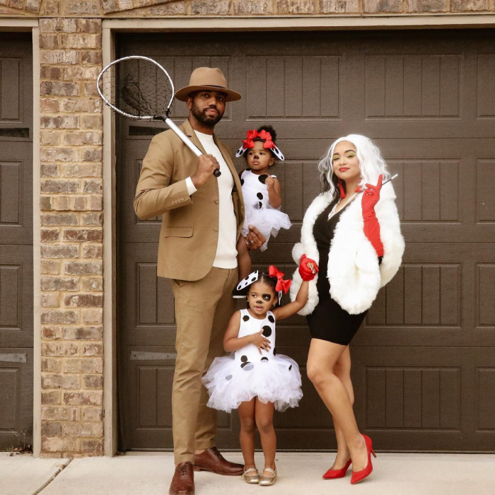 Family Costume Is One Of The Must-Try Halloween Ideas For Family of 4