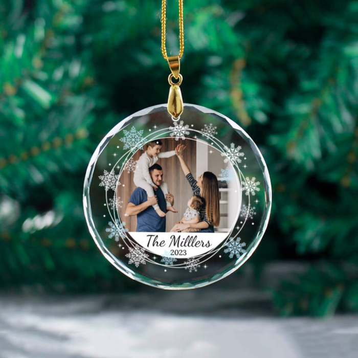 Guide to Decorate Christmas Tree with Photos